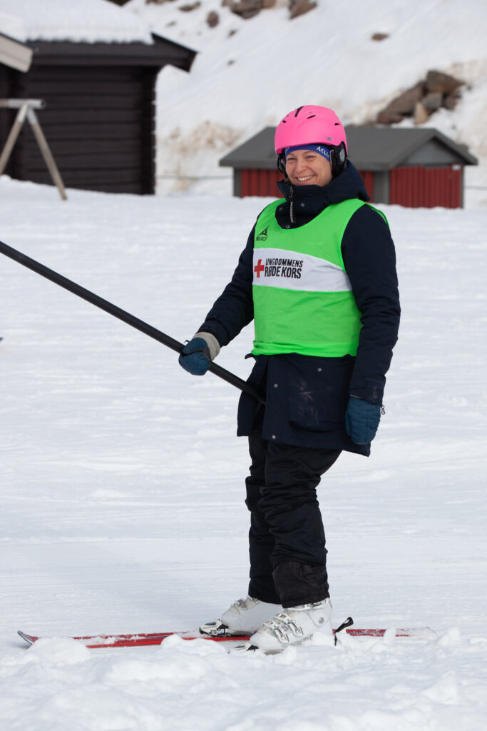 Selv lejrleder Ditte måtte ud og køre ski i det flotte vejr.